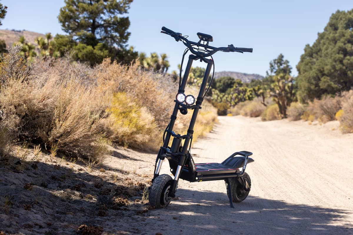 Kaabo Wolf Warrior 11 MAX lifestyle